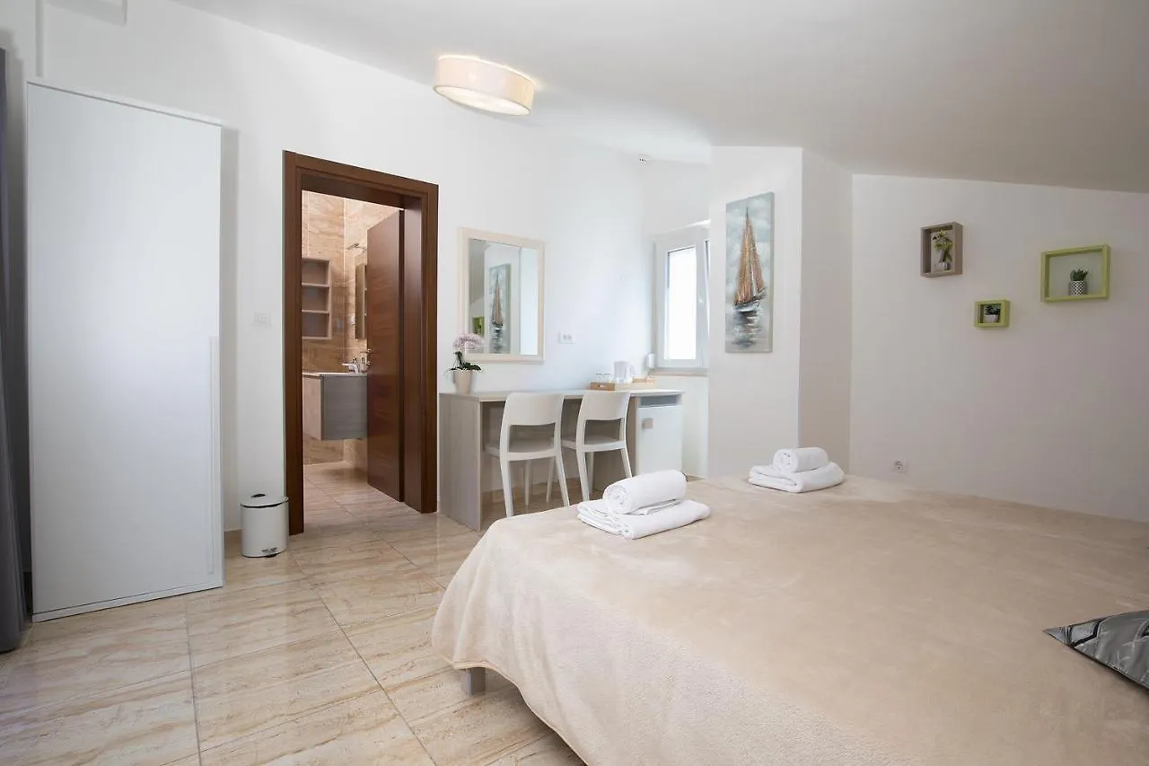Apartments Villa Nina