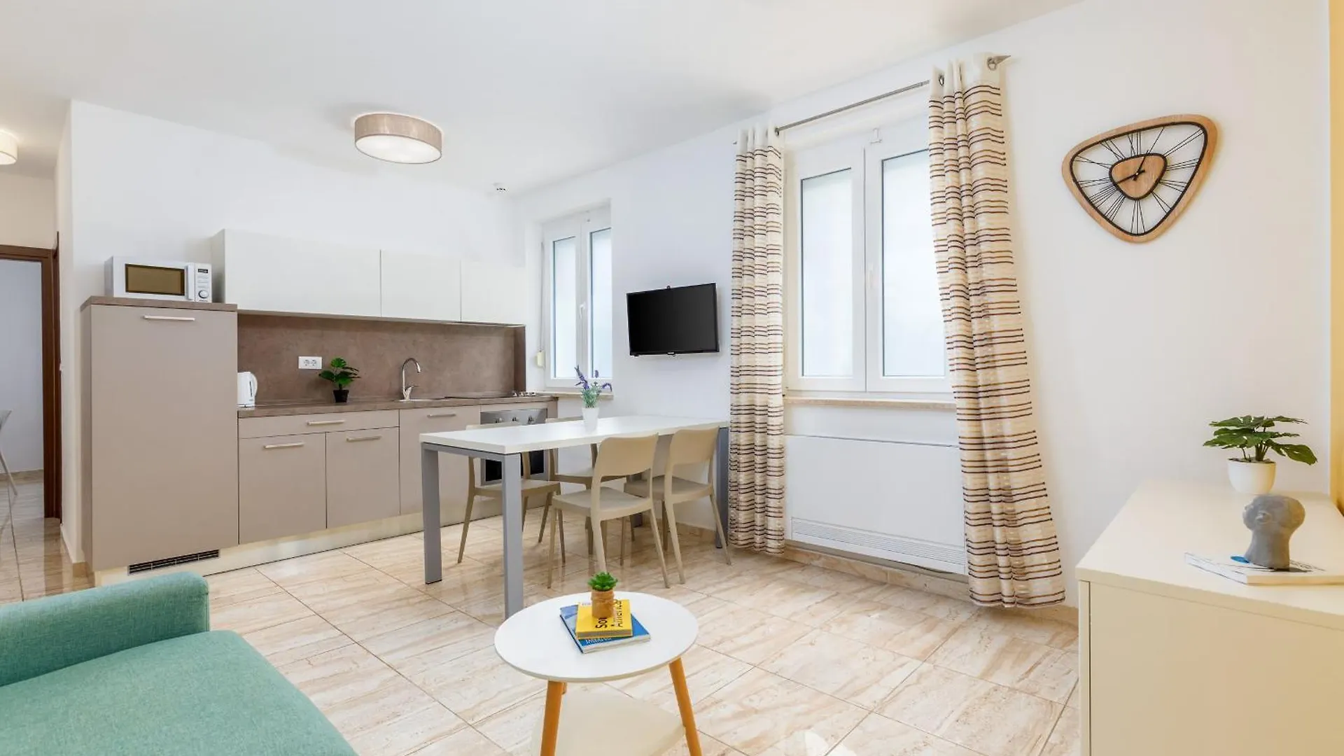 Apartments Villa Nina 0*, Fazana Croatia