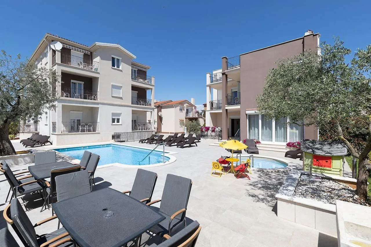 פאז'אנה Apartments Villa Nina